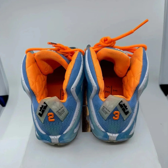 Nike LeBron 12 XII Elite Elevate Shoe Blue Carolina/Blanc/Noir 11.5 724559-488 main image 5